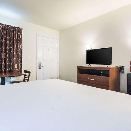 Rodeway Inn เวเธอร์ฟอร์ด ภายนอก รูปภาพ