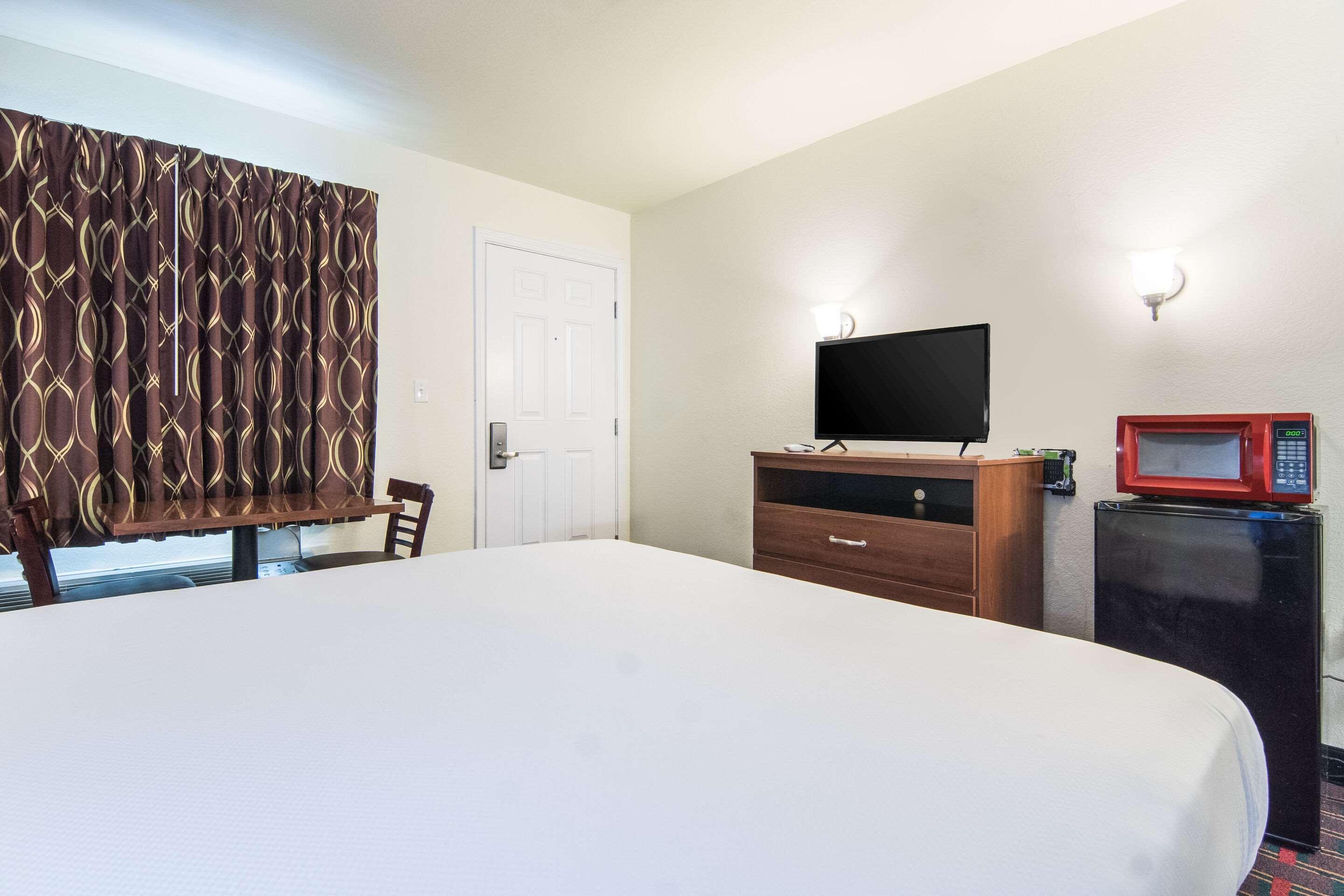 Rodeway Inn เวเธอร์ฟอร์ด ภายนอก รูปภาพ
