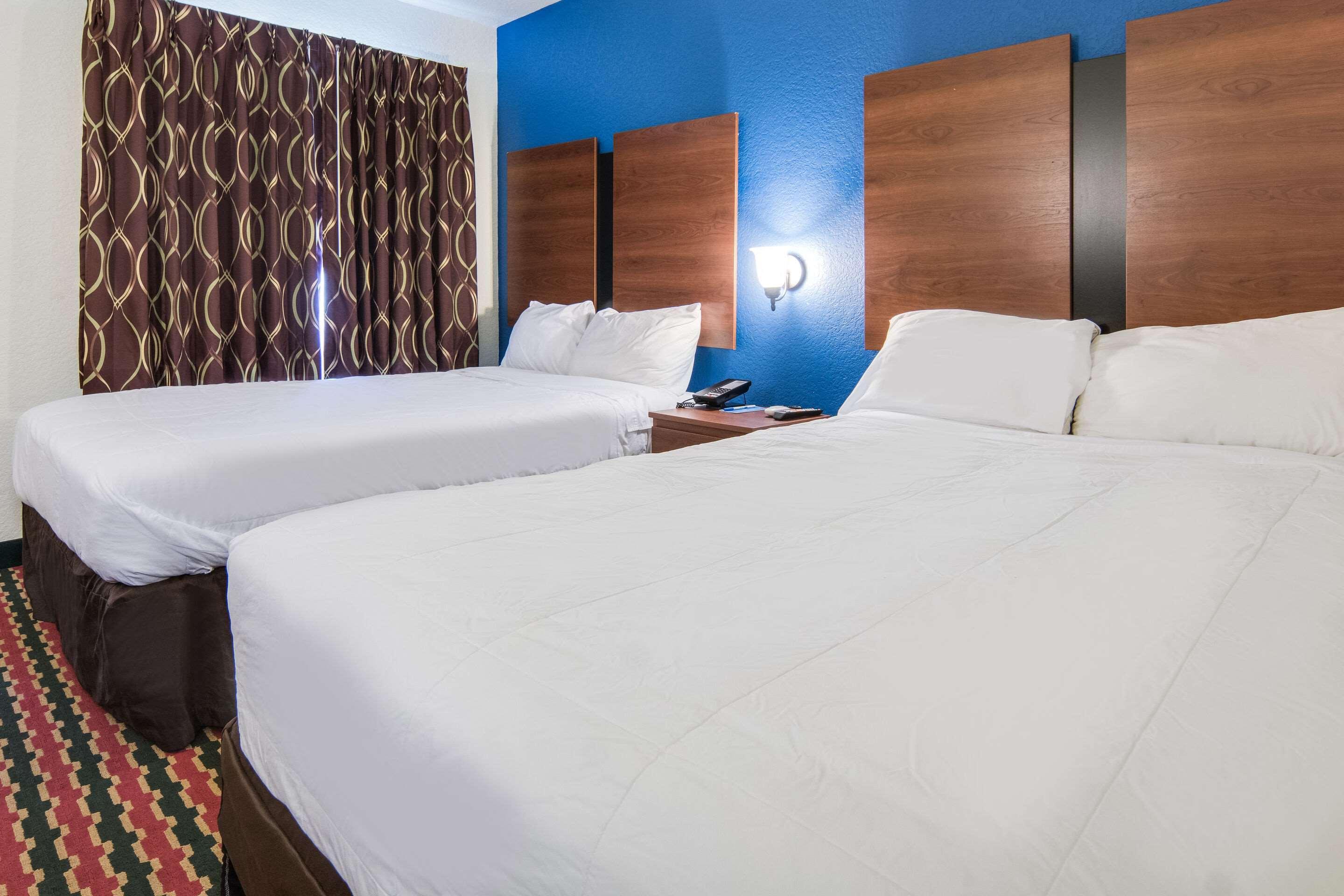 Rodeway Inn เวเธอร์ฟอร์ด ภายนอก รูปภาพ