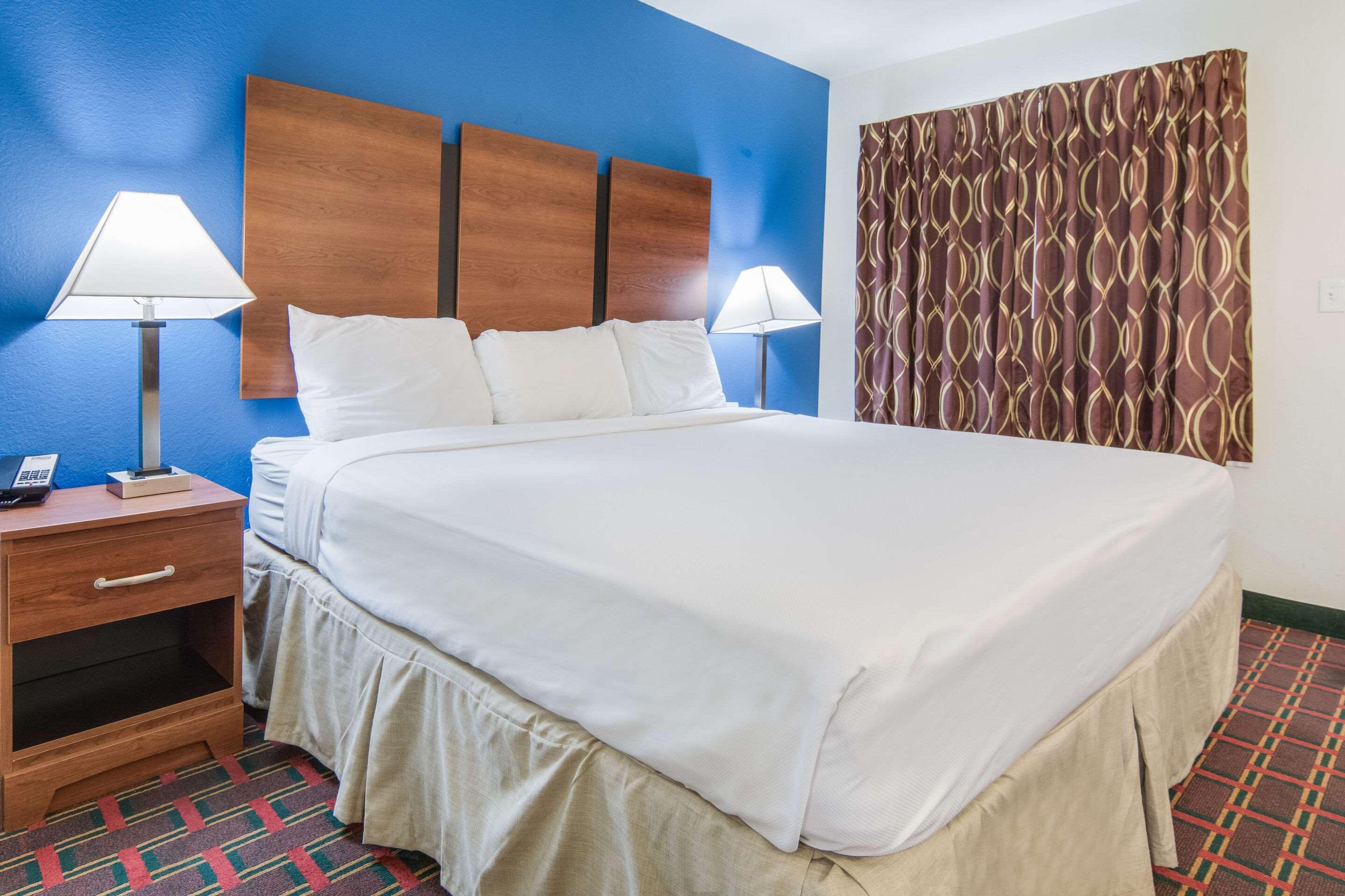 Rodeway Inn เวเธอร์ฟอร์ด ภายนอก รูปภาพ